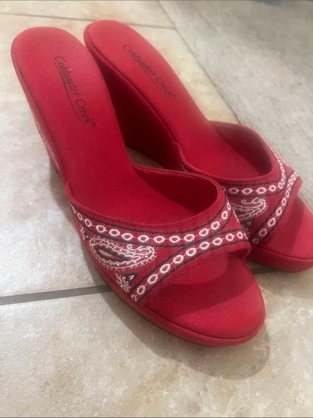 Vintage Coldwater Creek Red Paisley Embroidered Wedge Sandals